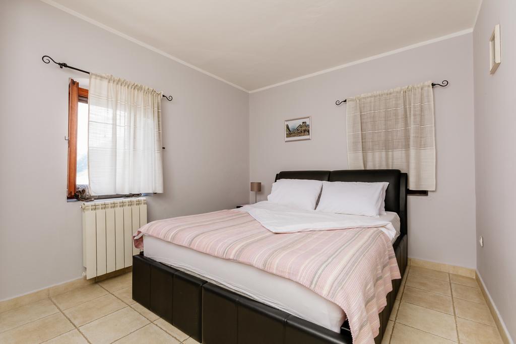 Villa Luxury Stone On The Sea With Private Pool And View Kotor Exterior photo